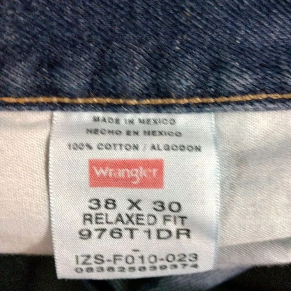 Wrangler Mens Denim Jeans Size 38 X 30 Relaxed Fit Blue Straight EUC